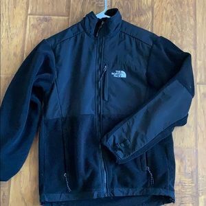 Gorgeous North Face Women’s Denali Jacket